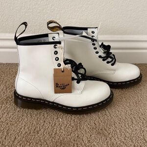 Dr. Martens 1460 Women’s Patent Leather Boots White – Size 8 NWT